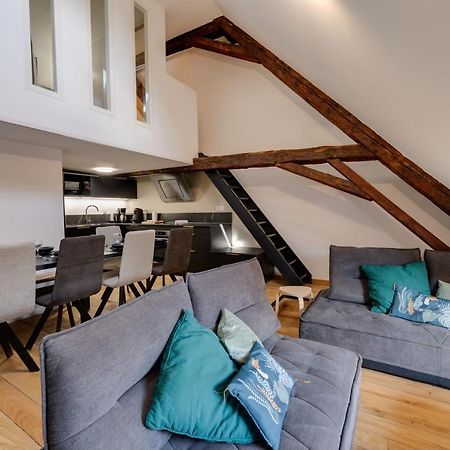 Le Septqatre - Grand Triplex Au Coeur De La Vieille Ville Annecy Eksteriør bilde